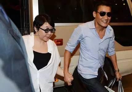他是影帝，他说再美的女人都比不过他的丑老婆