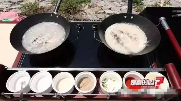 你喜欢把鱼汤熬成奶白色吗？看完吓一大跳！快别喝了…