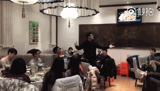 燃到爆！这群大学生彻底火了，汪峰也在求联系…