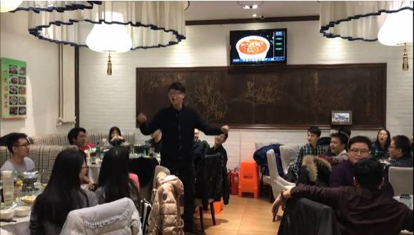 燃到爆！这群大学生彻底火了，汪峰也在求联系…