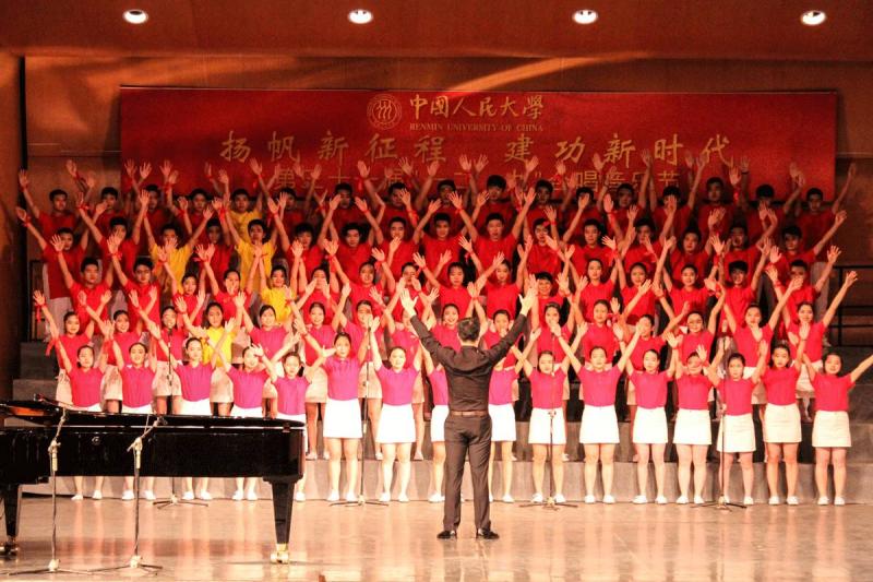 燃到爆！这群大学生彻底火了，汪峰也在求联系…