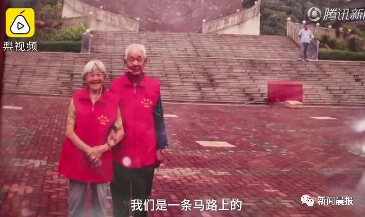 结婚59年从不做饭，每天花百元下馆子，这对夫妻的恩爱秘诀是…