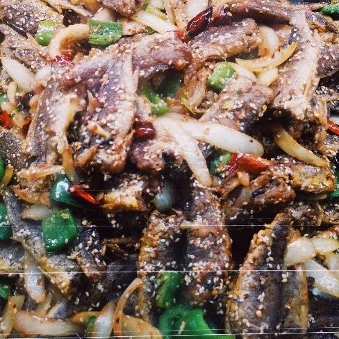 便宜到吓人!高校食堂“救命饭”火了,排长队 便宜到吓人!高校食堂“救命饭”火了,排长队